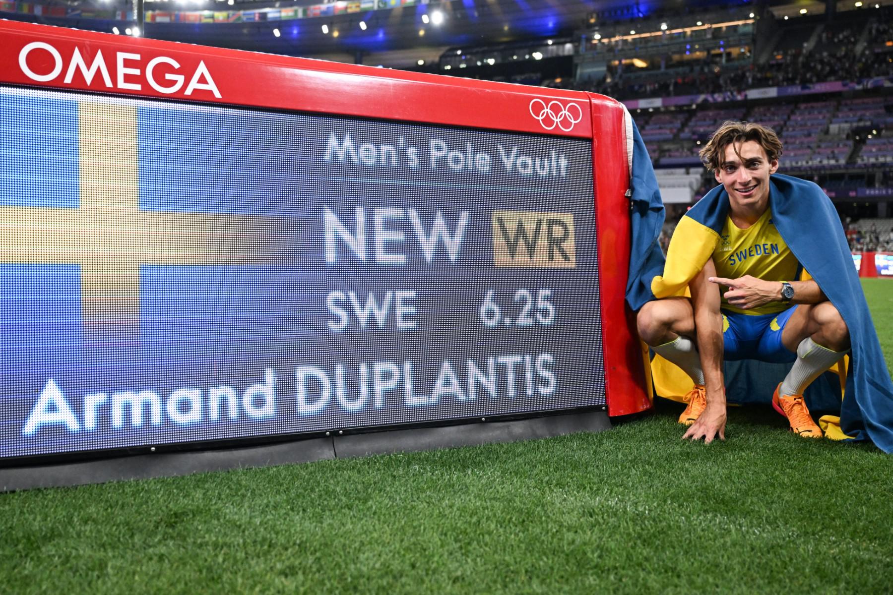 Parigi 2024, Duplantis oro e record del mondo nell'asta