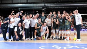 Parigi 2024, l'Italvolley maschile batte l'Egitto: esulta anche Mengoni