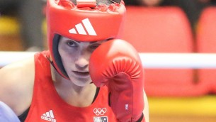 Parigi 2024, oggi Carini-Khelif: match di boxe è caso politico