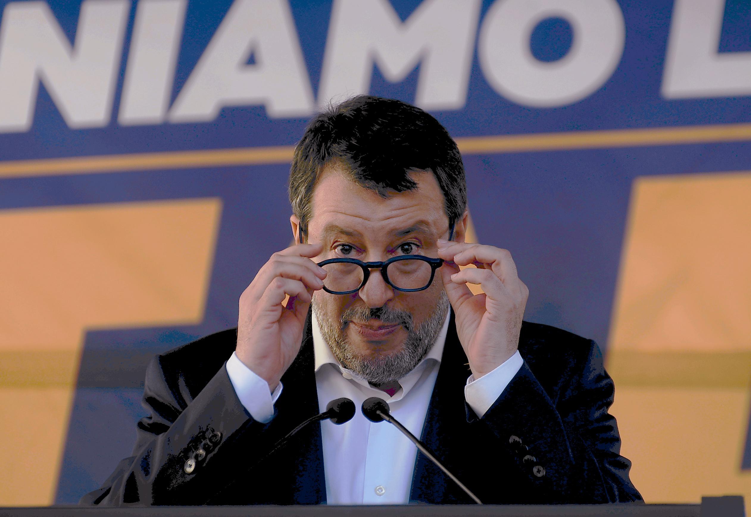 Parigi 2024, Salvini: "Brava Carini, match con Khelif una vergogna"