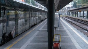 Parla il capotreno ferito a Genova: "Sputi e calci, poi, 4 coltellate"