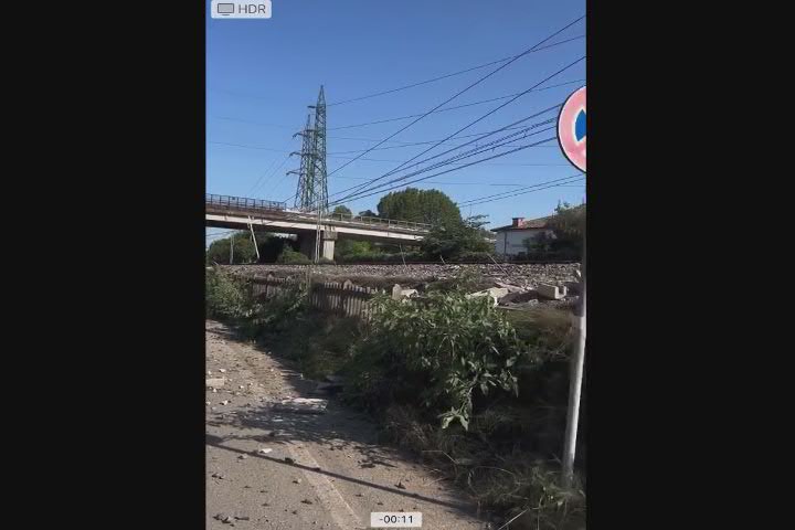 Parma, scontro fra treni: due feriti e linea ferroviaria interrotta - Video