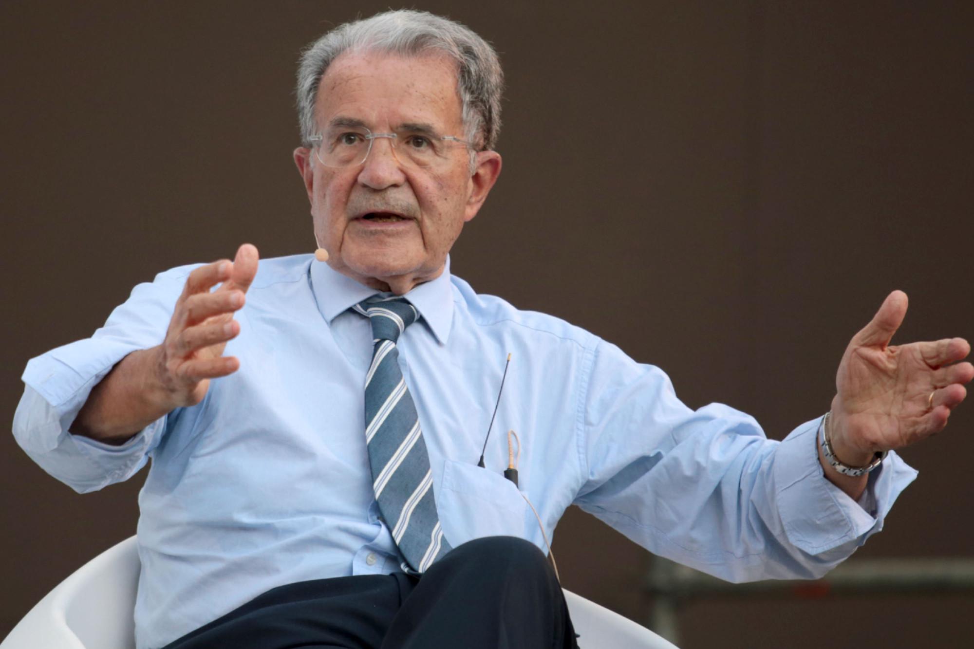 Pd, Prodi: "Scioglierlo sarebbe un suicidio, cambiamento sia radicale"