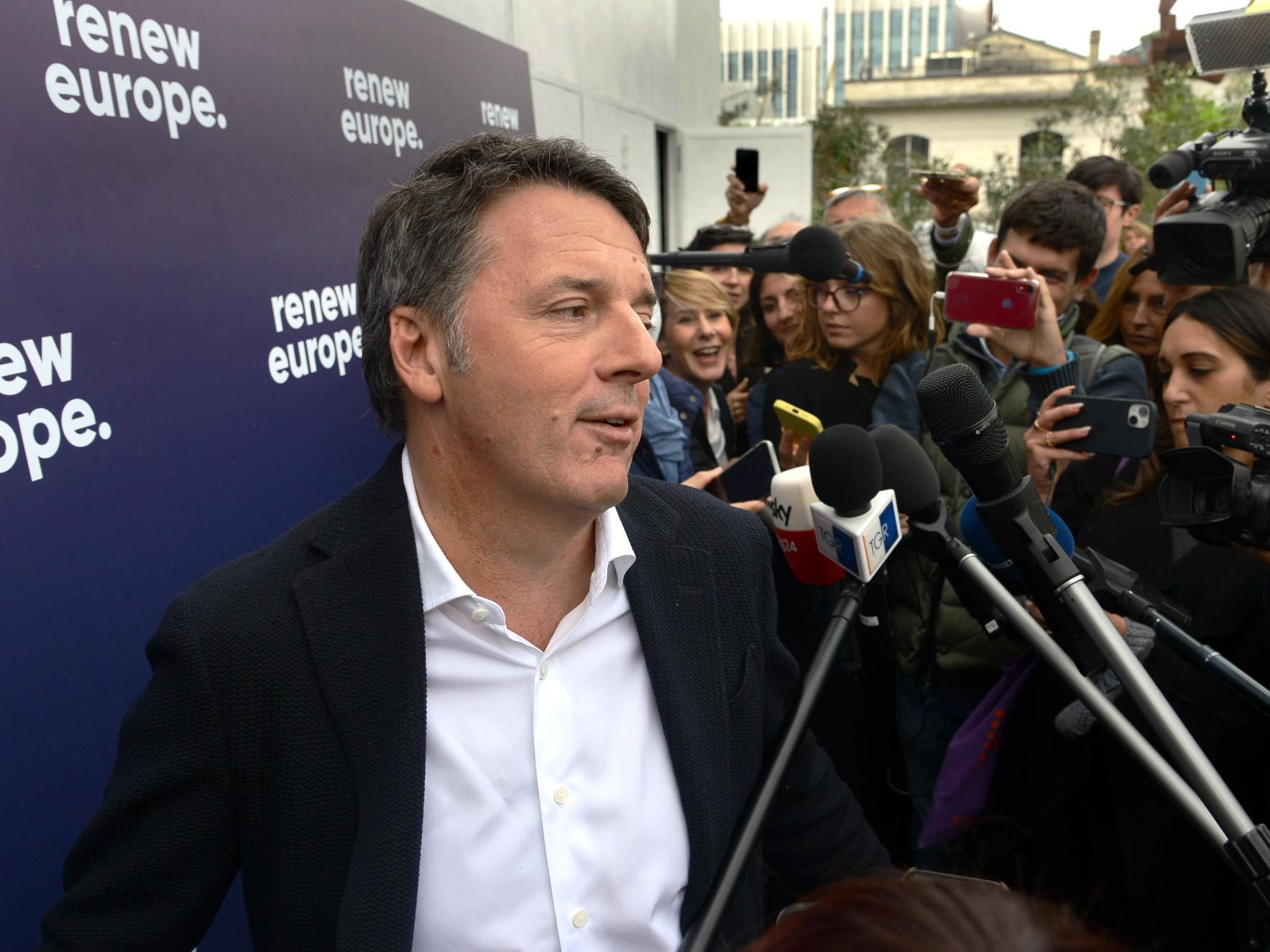 Pd, Renzi: "E' finito, noi siamo il futuro"