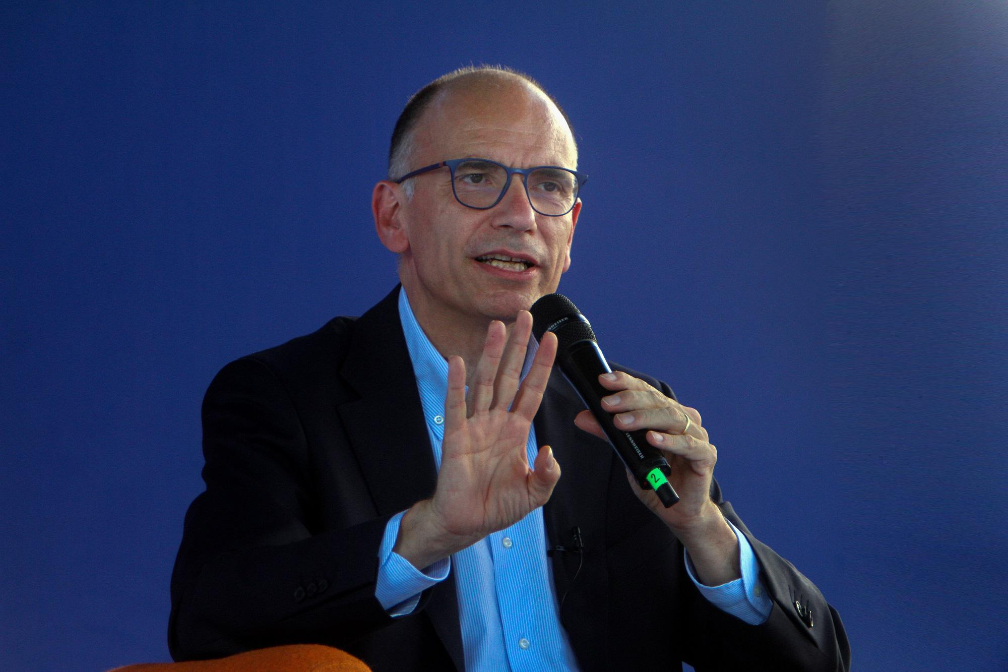 Pd, stop Letta a "congresso X Factor"