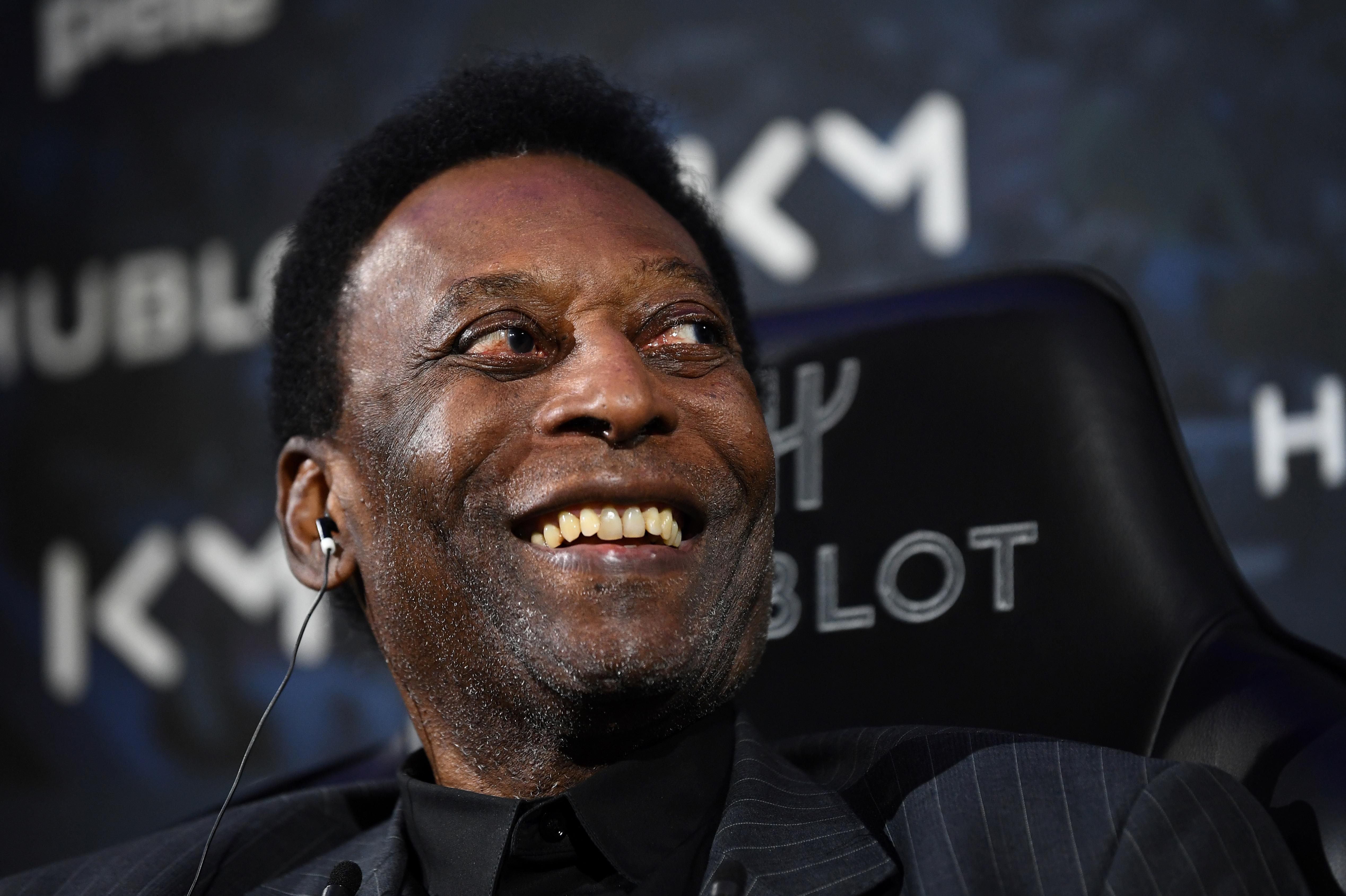 Pelé ricoverato in ospedale da 6 giorni: le condizioni