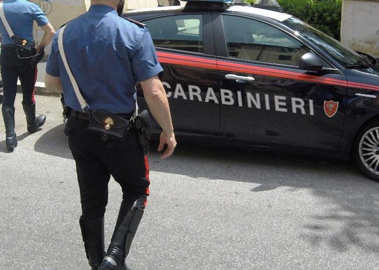 Pordenone, sottotenente armato ancora asserragliato in casa a Codrovado