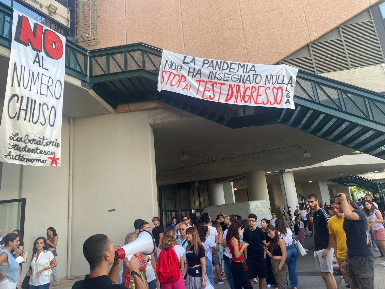 Protesta studenti a Palermo, 'Stop a test ingresso a Medicina'