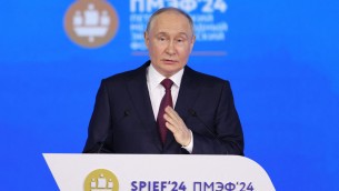 Putin: "Paesi occidentali vogliono mantenere leadership con ogni mezzo"