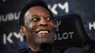 Qatar 2022, Pelé carica il Brasile: "Riportate la Coppa a casa"