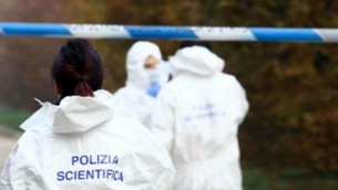 Ragazza trovata morta in strada a Pavia, grave l'amica: ipotesi incidente in monopattino