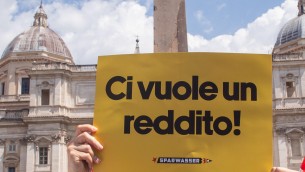 Reddito di cittadinanza 2023 sospeso, presidio a Napoli