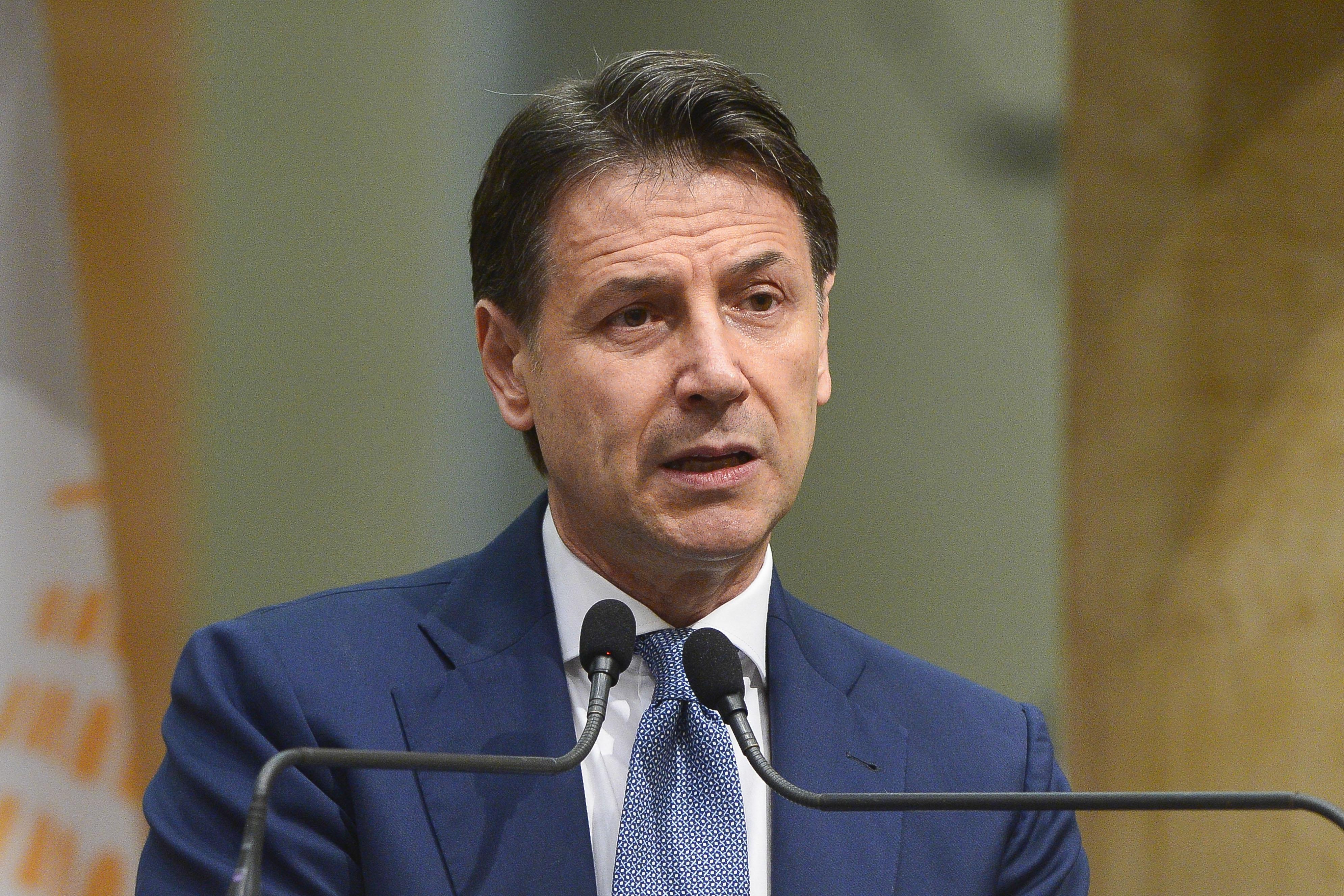 Reddito di cittadinanza, Conte: "Misura di necessità ma ok a miglioramenti"