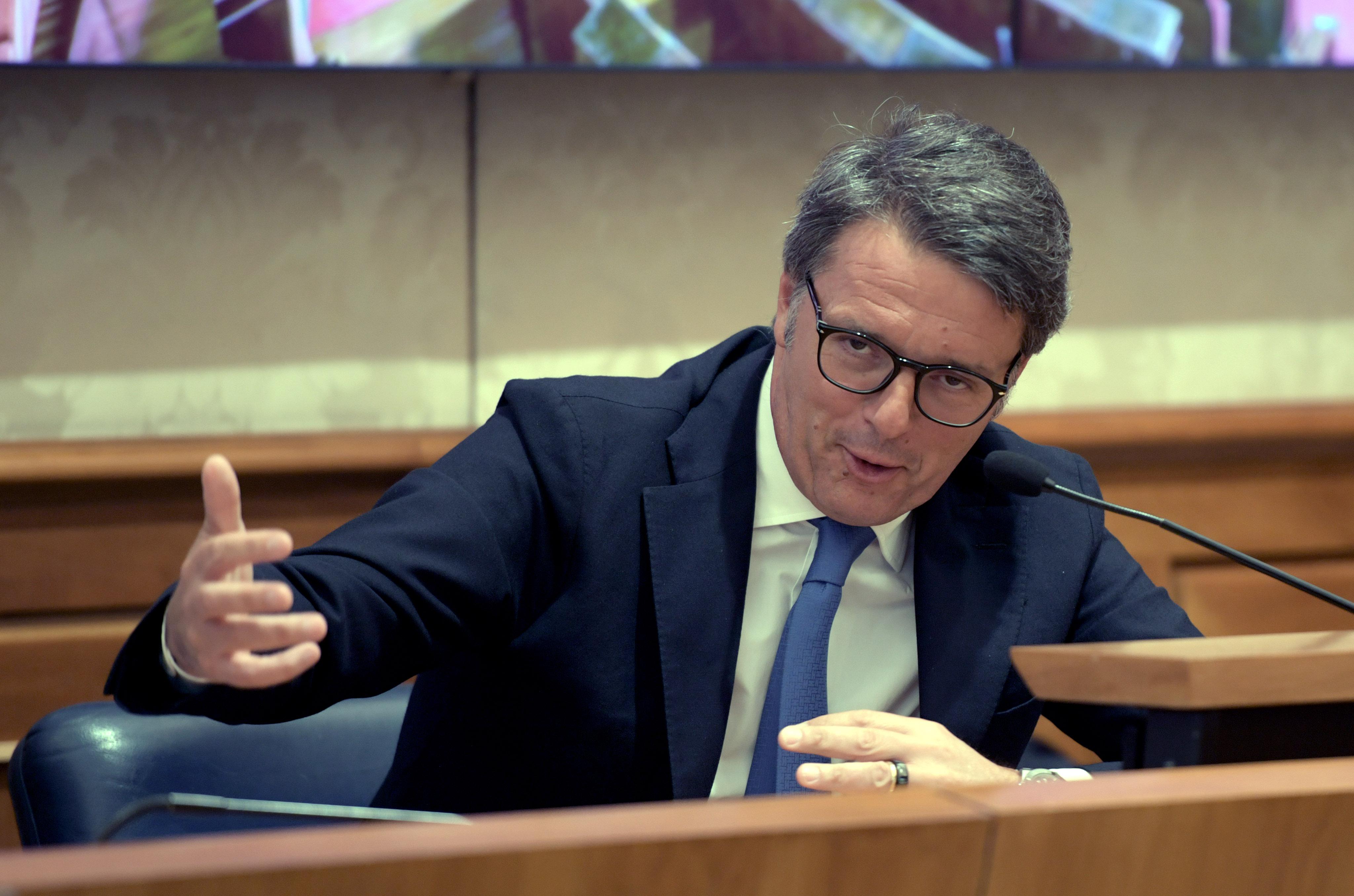 Renzi: "Il Fatto mi attacca, rispondo utilizzando il diritto e non giustizialismo"