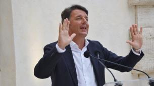 Renzi in Bahrain: "Miei viaggi legittimi, dichiarazione redditi è pubblica"