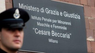 Rivolta nel carcere minorile Beccaria, diversi contusi tra detenuti e agenti