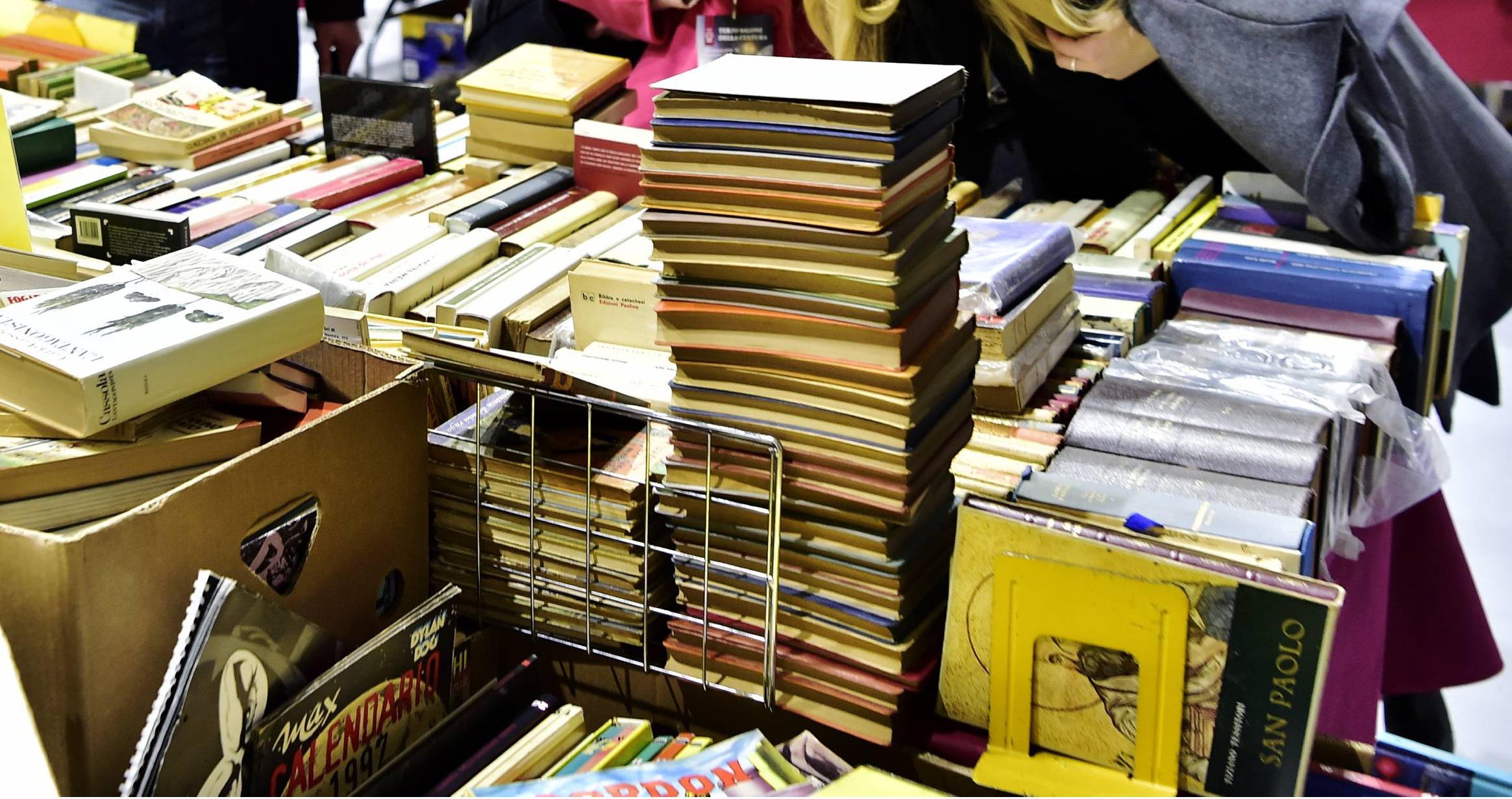 Roma, al I Municipio torna il mercato dei libri sotto i portici di piazza Vittorio