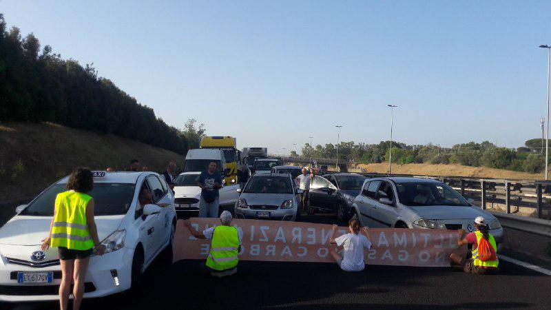 Roma, ambientalisti bloccano il Gra