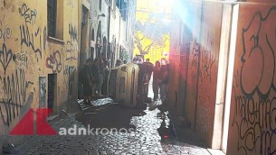 Roma, la 500 si ribalta in centro: la foto