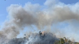 Roma, maxi incendio a Monte Mario: non si esclude dolo, aperta inchiesta