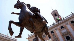 Roma, perquisizioni in Campidoglio: indagini anche su fondi Giubileo