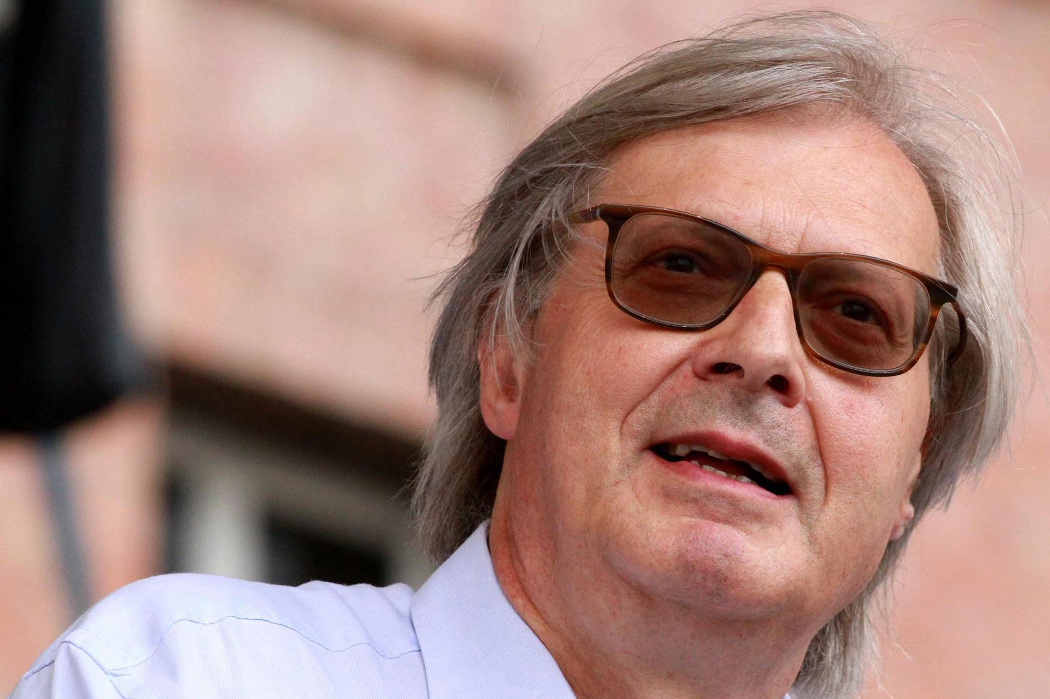 Roma, Sgarbi: "Con Michetti e Matone penso a Figliuolo commissario a rifiuti"