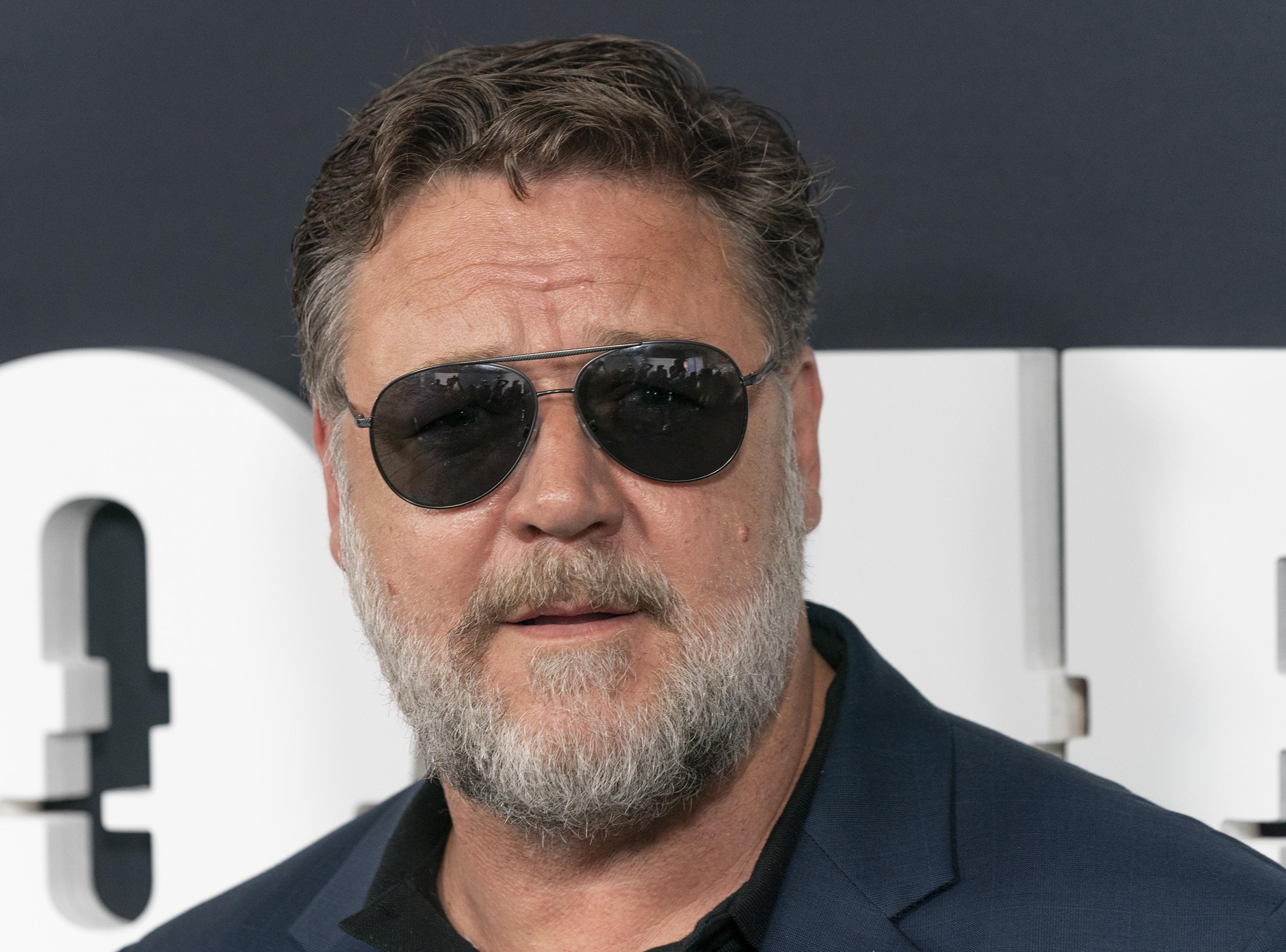 Russell Crowe al Colosseo con famiglia: "Ecco il mio vecchio ufficio"