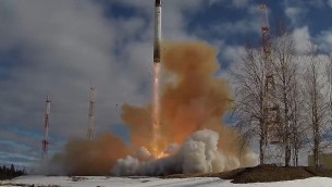 Russia, attacco con missile intercontinentale: ecco RS-26 Rubezh - Video