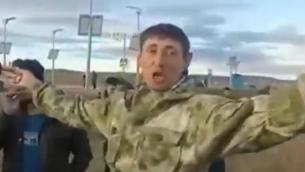Russia, "ma dove andiamo?": ubriachi e arrabbiati, i soldati 'per forza' - Video