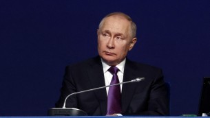 Russia, Putin firma il divieto di manifestare