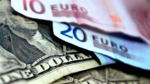 Russia: "Ridurremo scambi in euro e dollari, sono valute tossiche"