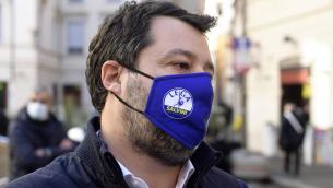 Salvini e il blitz nel palazzo della citofonata: "Tempo galantuomo"