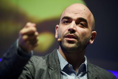 Saviano e l'intervista a Libération, ira Meloni e Salvini