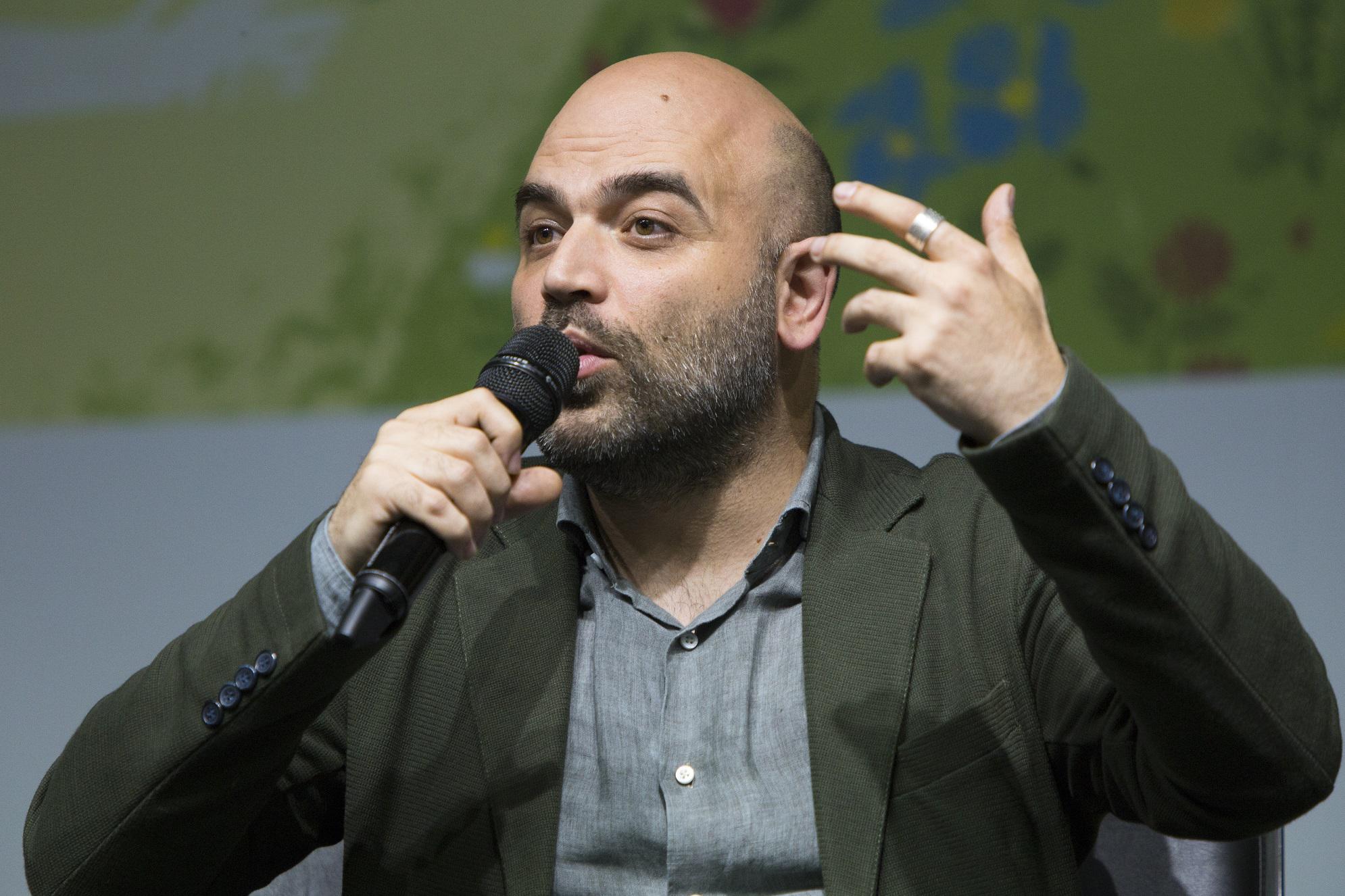 Saviano, Fratelli d'Italia e Lega: "Non può condurre programma in Rai"