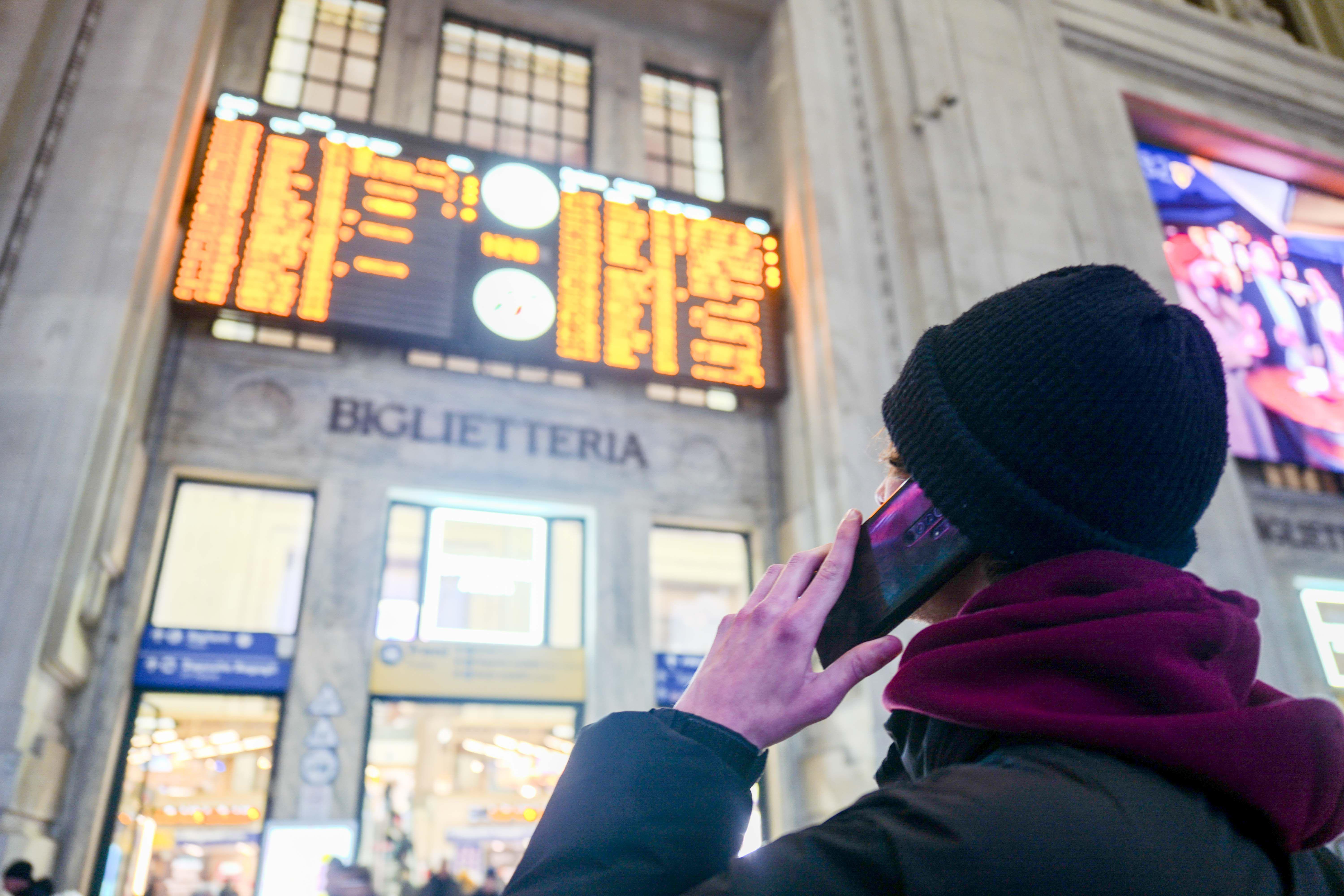 Sciopero treni oggi e domani: orari, ritardi e cancellazioni