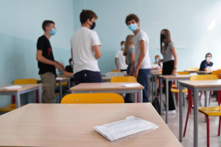 Scuola, senza vaccino il 7,9% del personale