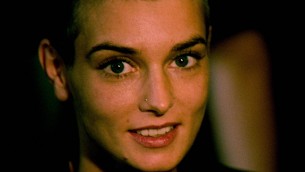 Sinéad O'Connor è morta per una malattia polmonare e per asma: escluso suicidio e overdose