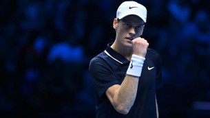 Sinner batte Medvedev, terza vittoria e semifinali Atp Finals