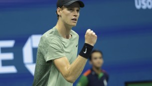 Sinner in semifinale agli US Open, Medvedev battuto nei quarti