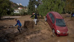 Spagna, alluvioni e allagamenti nel sud-est: diversi morti