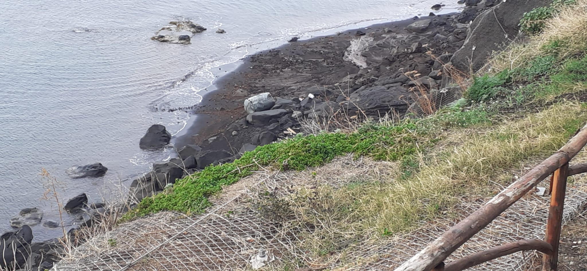 Stromboli, notte di terrore a Ginostra: "Fango e detriti sul villaggio dopo piogge"