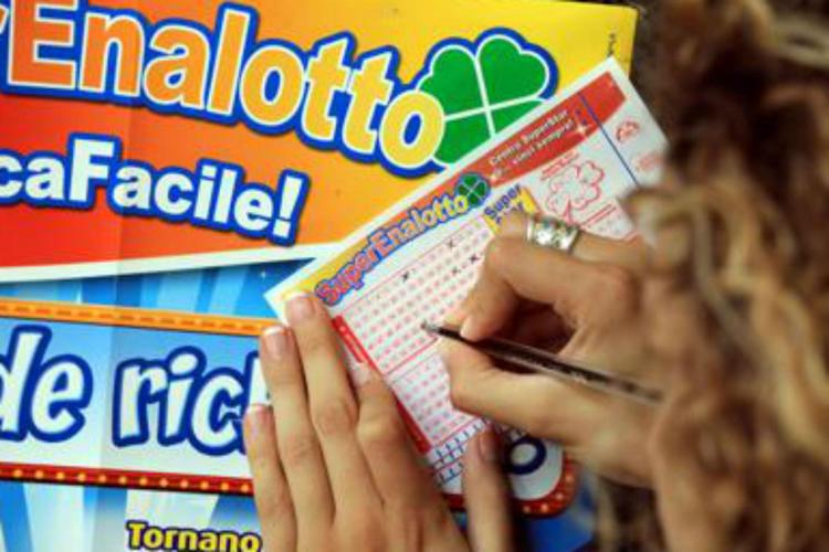 Superenalotto, numeri estrazione oggi: '5+1' da 790mila euro