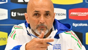 "Svizzera una Ferrari, Italia una Panda": giornalista punge Spalletti - Video