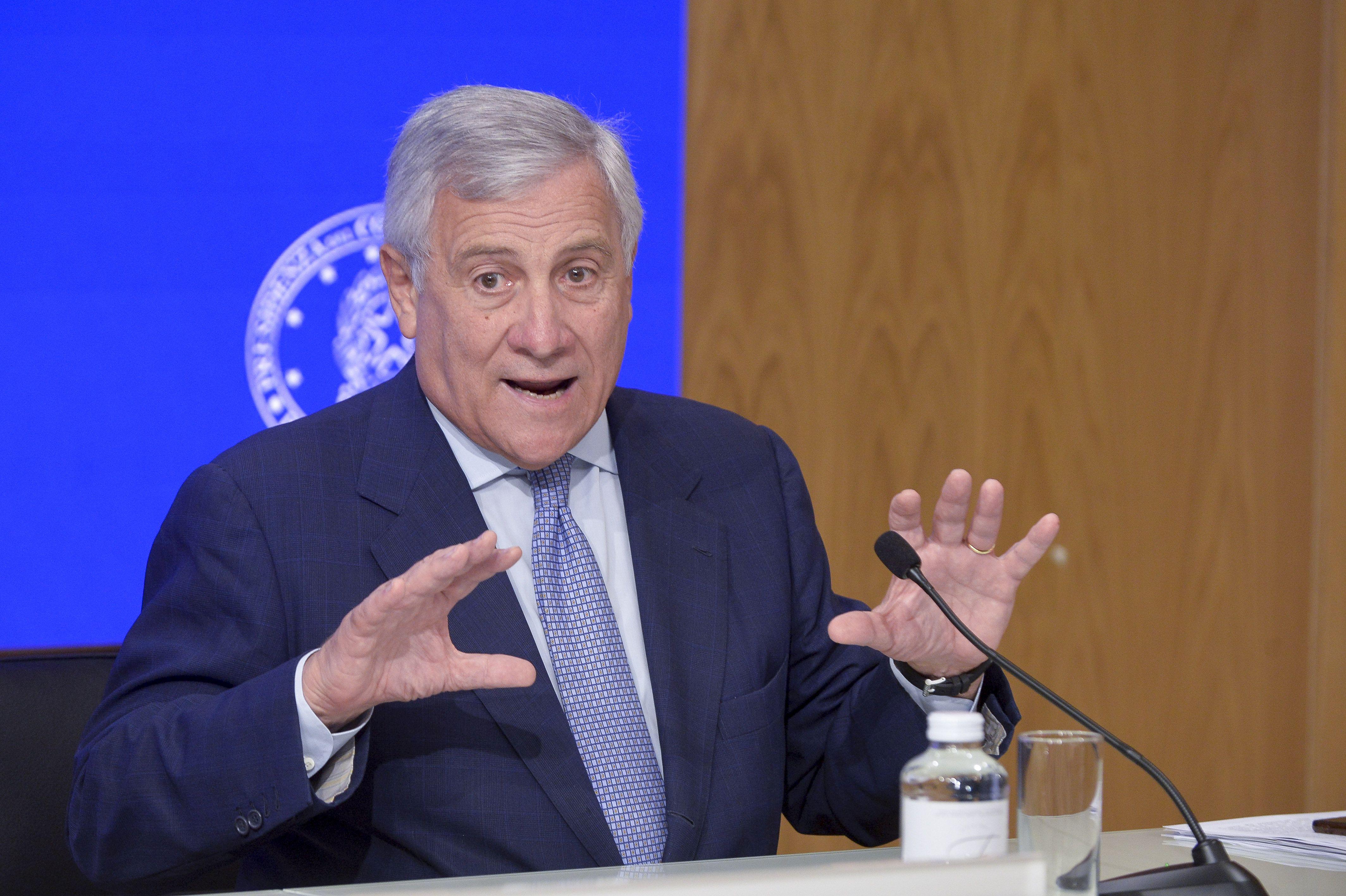 Tajani a Israele: "I soldati italiani non si toccano, non sono militanti di Hezbollah"