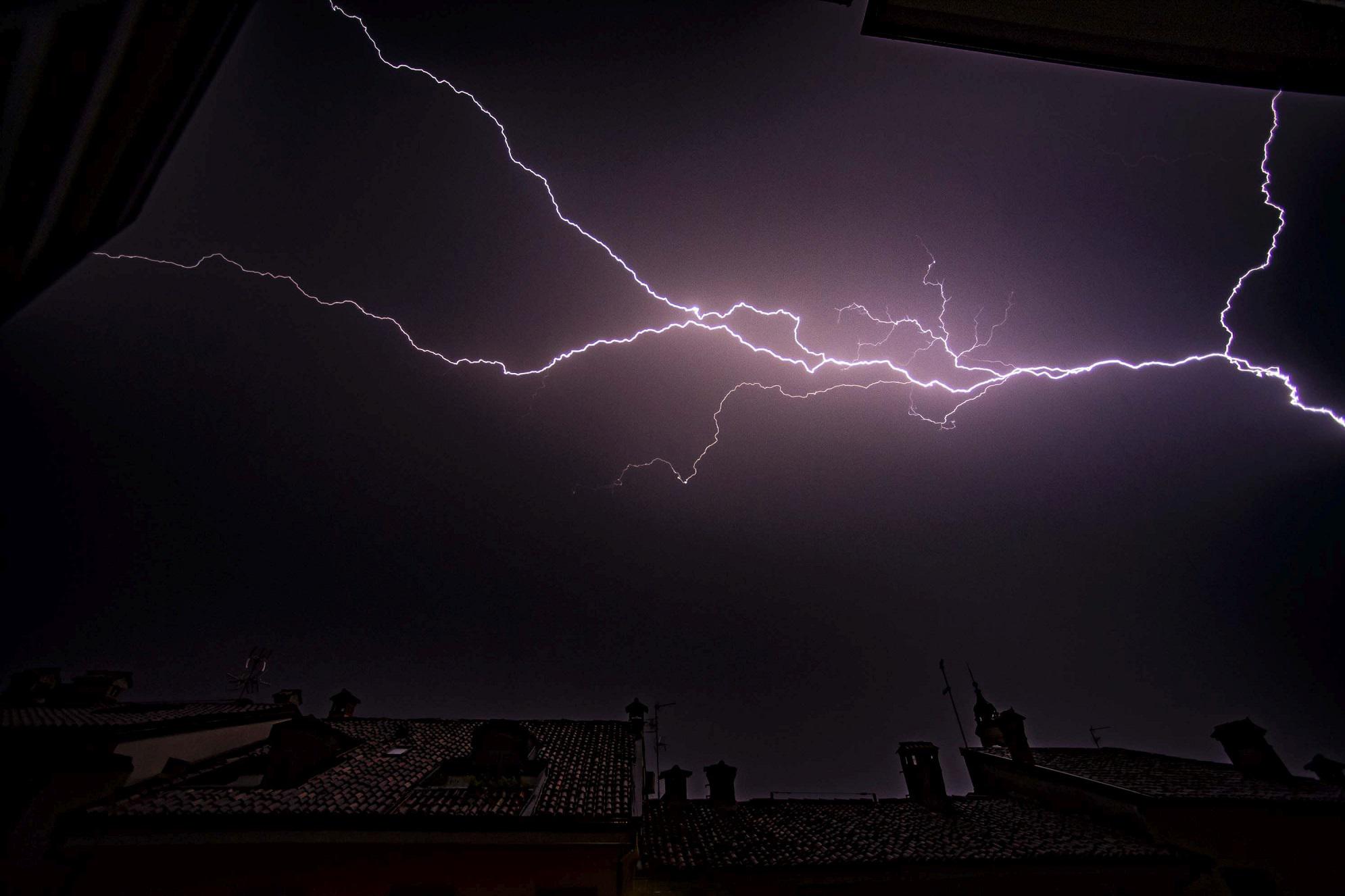 Temporali e pioggia in arrivo, il meteo di domani