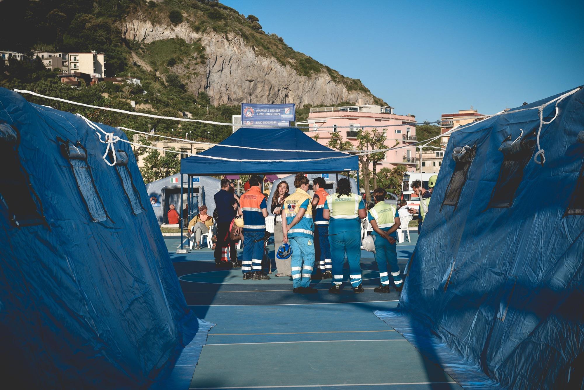 Terremoto Campi Flegrei, scossa di magnitudo 4 avvertita anche a Napoli