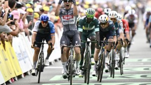 Tour de France, Philipsen vince 10a e Pogacar sempre maglia gialla