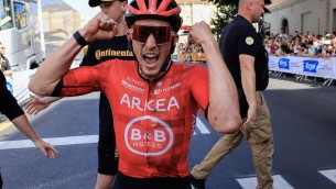 Tour de France, Vauquelin vince seconda tappa e Pogacar nuova maglia gialla