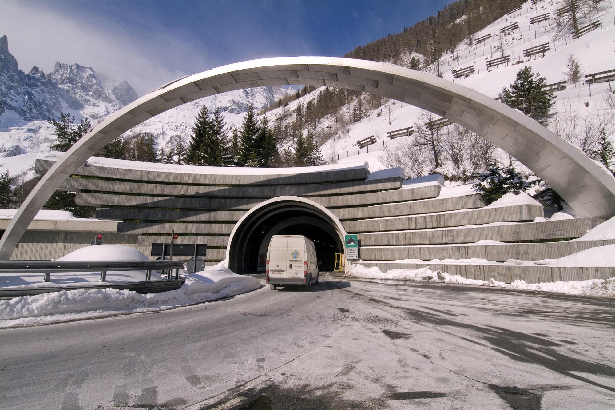 Traforo del Monte Bianco, chiusura dal 2 settembre al 16 dicembre per lavori