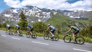 Tragedia al Giro d'Austria, muore il norvegese Drege dopo una caduta